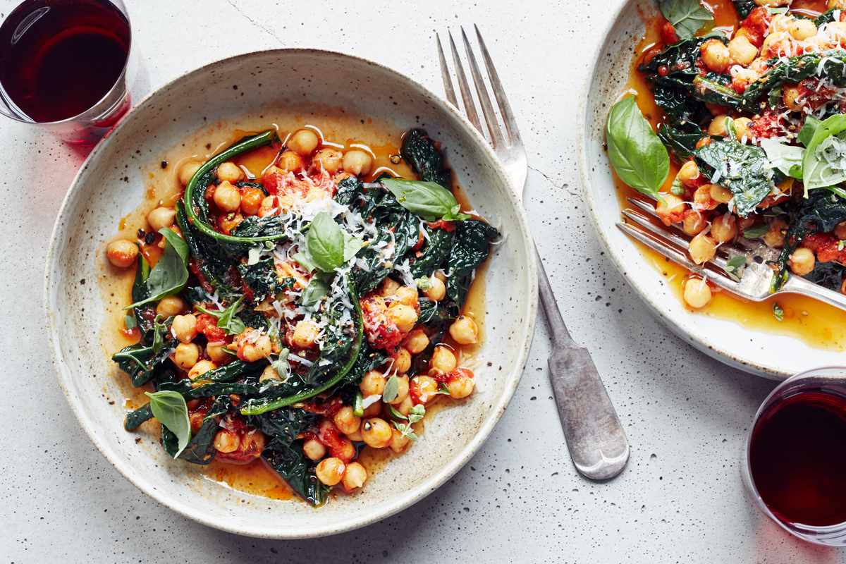 Chickpeas and Kale in Spicy Pomodoro