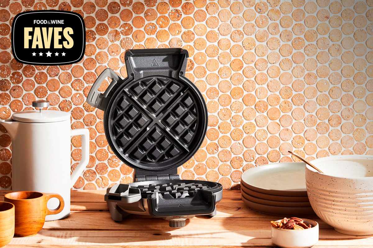BELGIAN WAFFLE MAKER Rotating Non Stick Cook Round Waffles Breakfast Iron