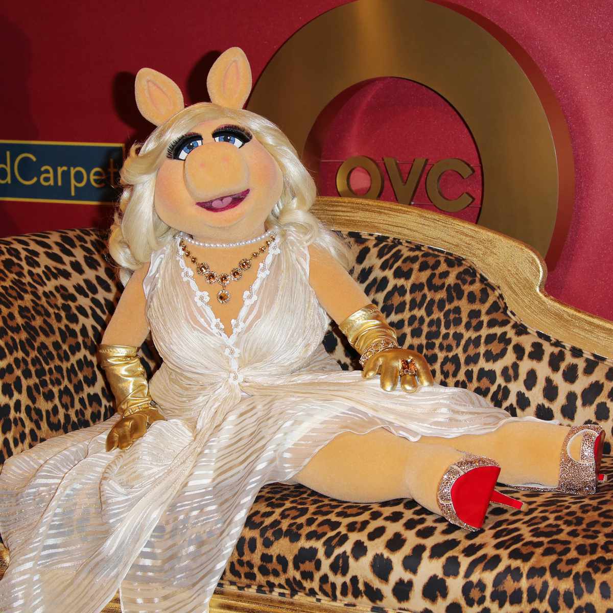 miss-piggy-s-10-best-looks-ever-instyle