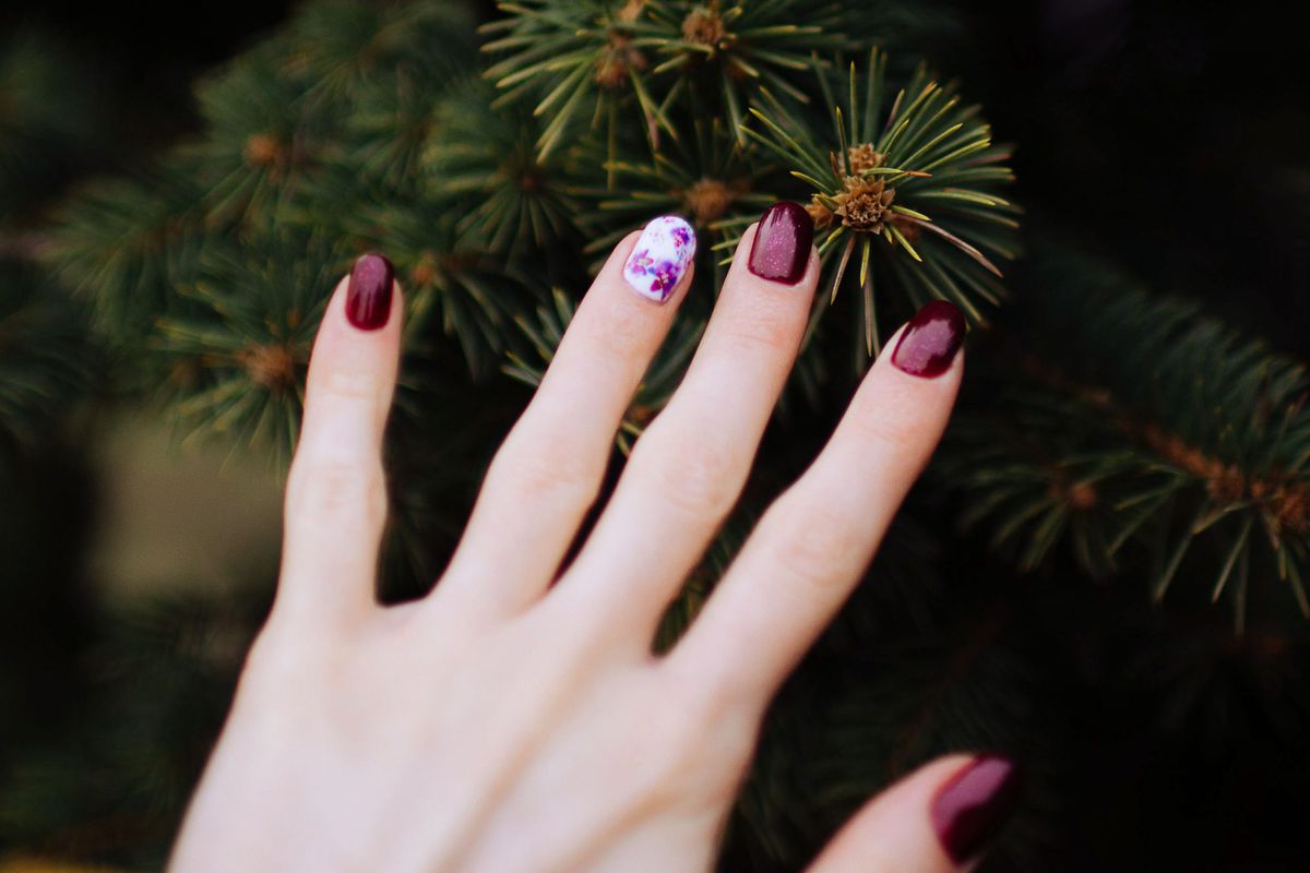 10 Nail Polish Colors to Get You Through Winter - redcelebrities.com