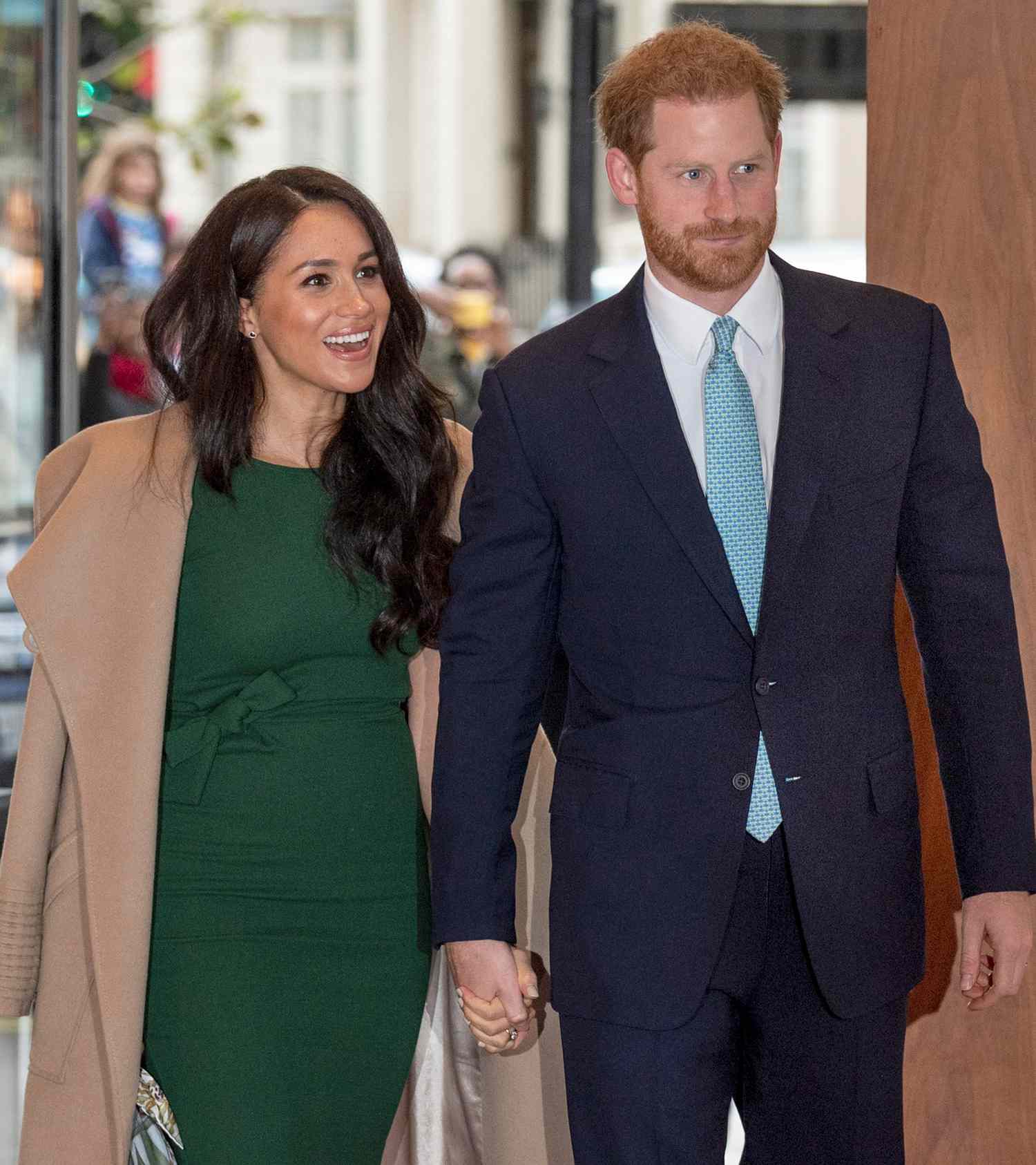 Why Meghan Markle and Prince Harry Skipped Queen's Christmas Lunch ...