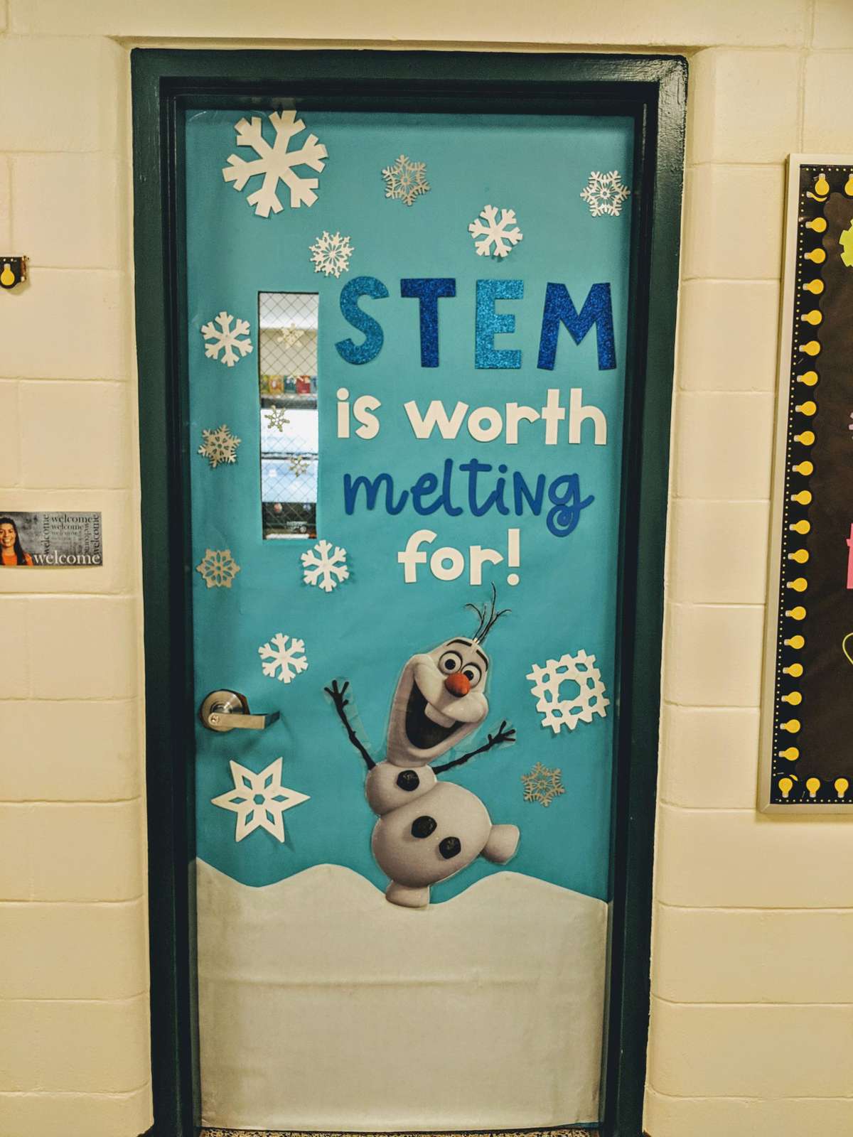 19 cute christmas classroom doors to welcome the holidays in southern