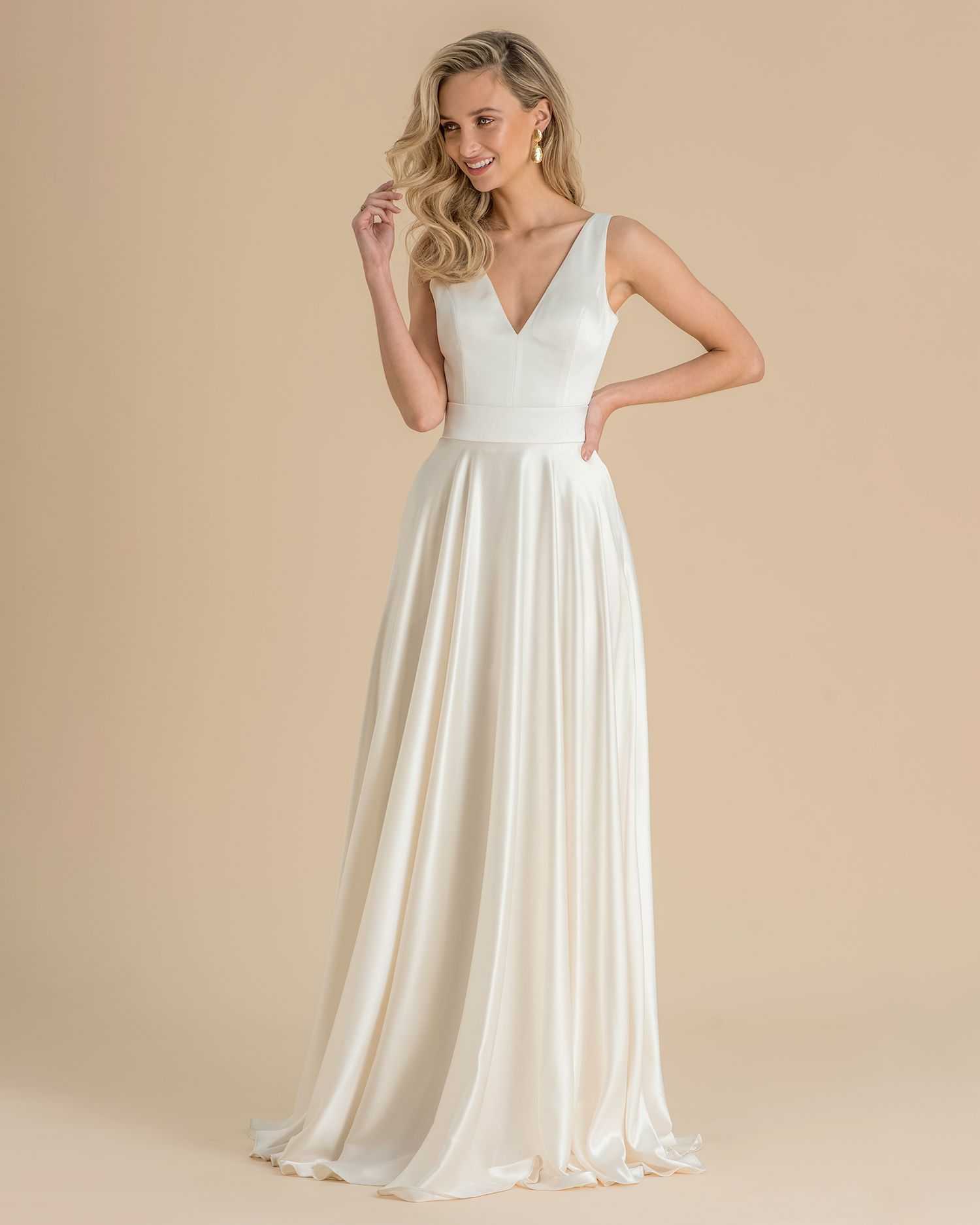 Catherine Deane Spring 2019 Wedding Dress Collection | Martha Stewart