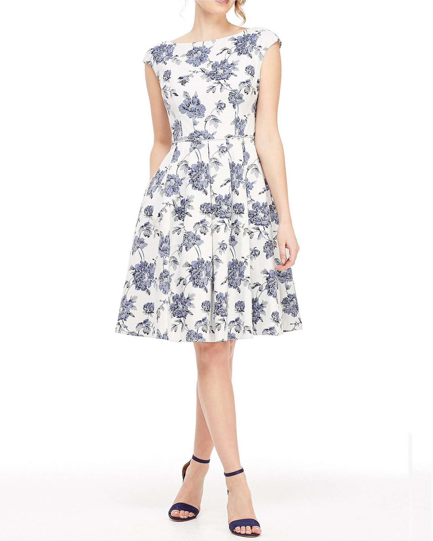 Printed Dresses Perfect for the Mothers of the Bride and Groom | Martha ...