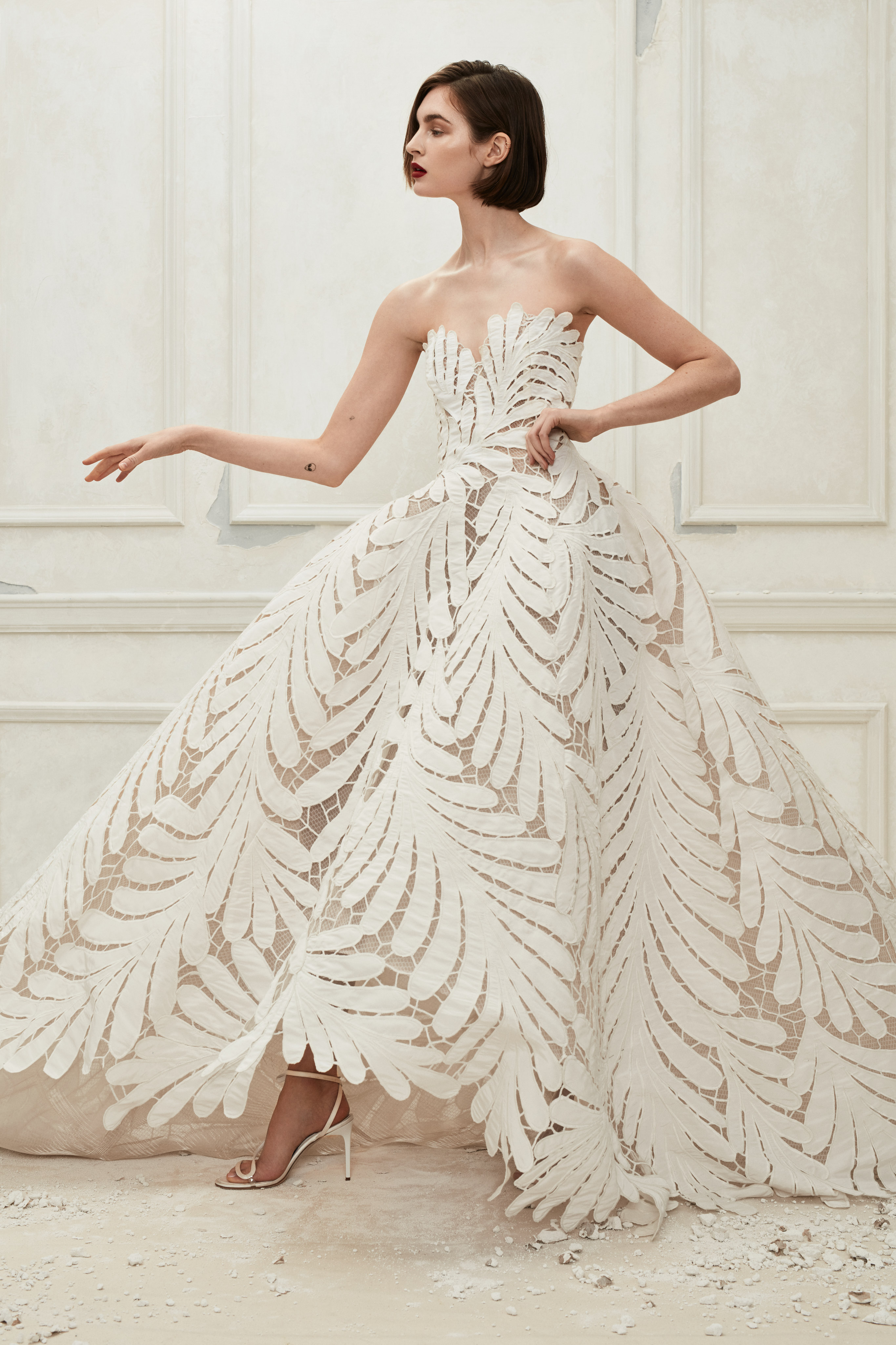 Oscar de la Renta Fall 2019 Wedding Dress Collection | Martha Stewart ...