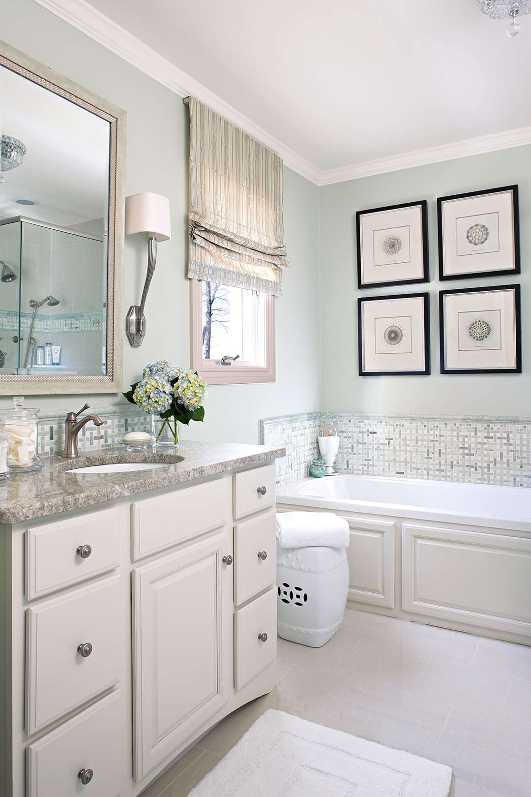 12 Popular Bathroom Paint Colors Our Editors Swear By ...