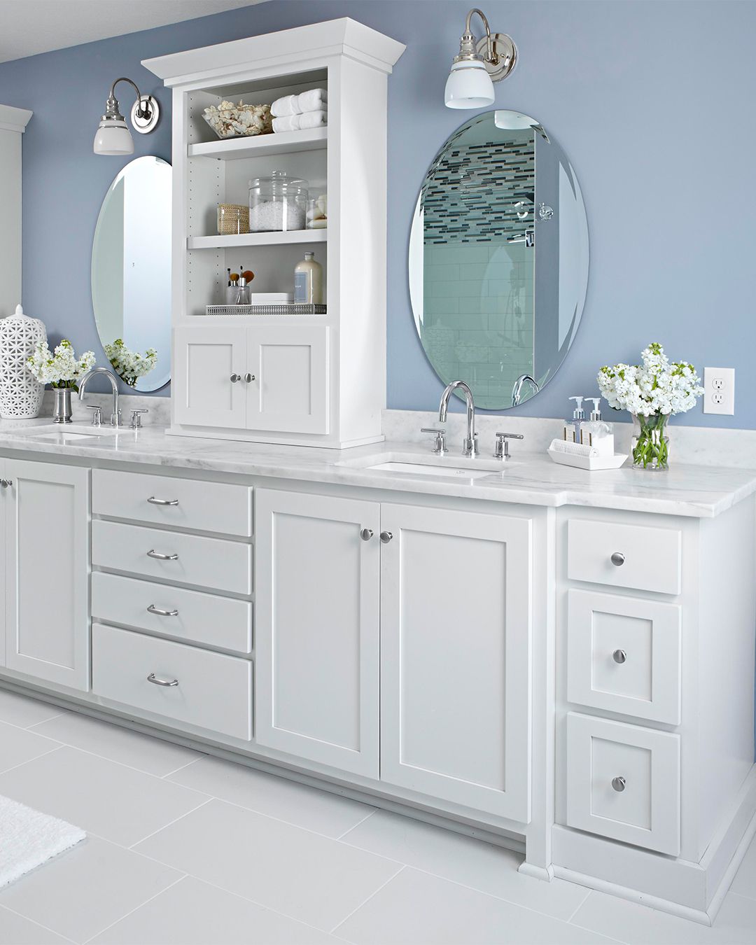 12 Popular Bathroom Paint Colors Our Editors Swear By ...