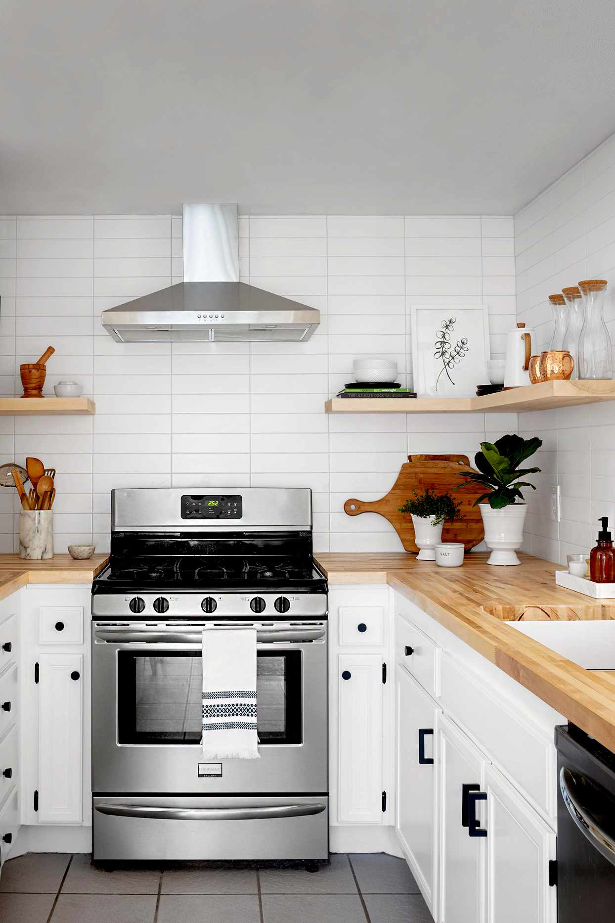 White Small Galley Kitchen Ideas On A Budget - Kaitlynmasek