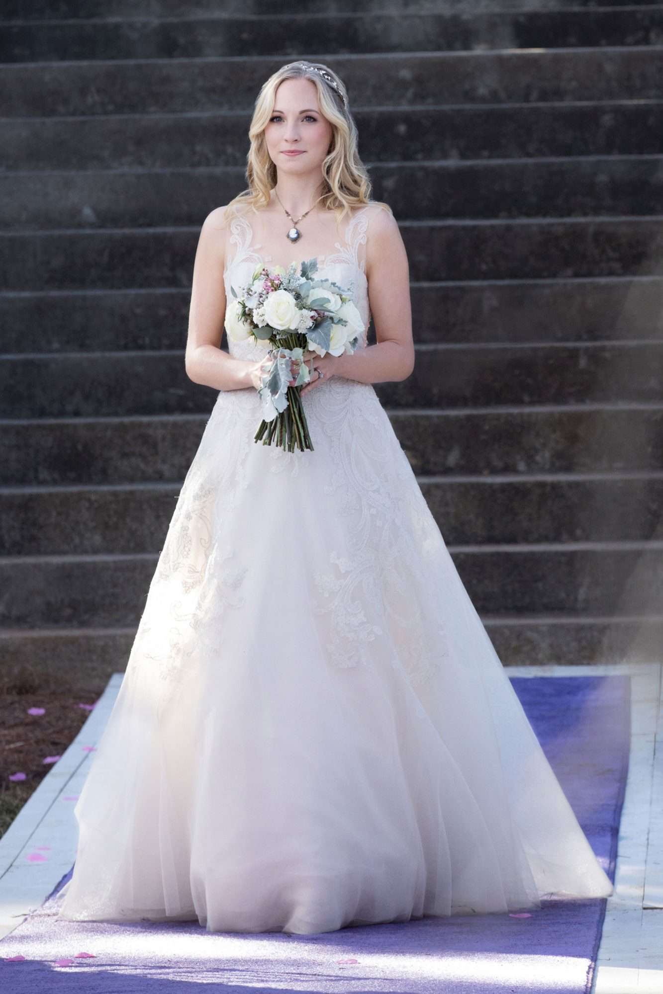 Vampire Diaries: New photos of Stefan and Caroline's wedding | EW.com
