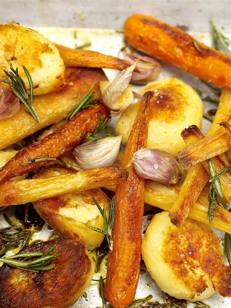 There’s endless debate over how to get the best roast potatoes, from arguments over whether to parboil them or not, to the jamie oliver roast potatoes 3 ways recipe