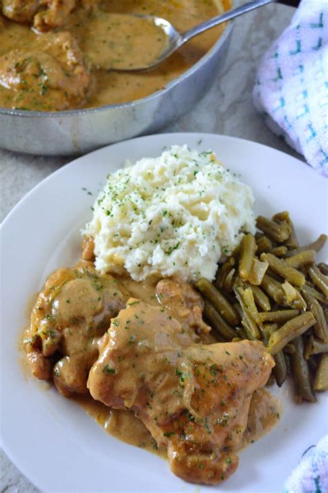 southern smothered chicken