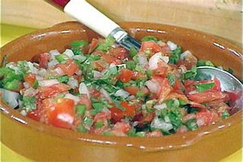 If you don't love tomatoes, you can reduce the roma tomatoes from 4 to 3 pioneer woman pico de gallo recipe