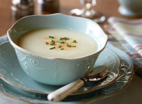 parsnip soup with leeks and parsley 