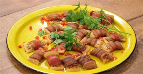 Bake until crispy, 15 to 20 minutes how to cook bacon in the oven pioneer woman