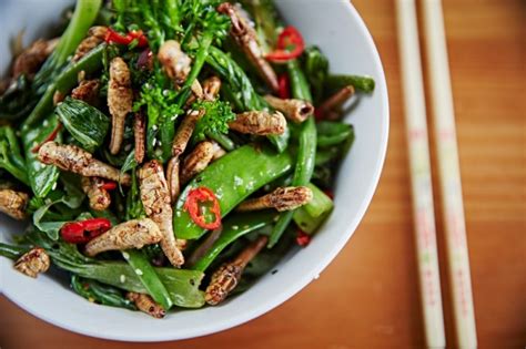 broccoli stir fry with ginger and sesame