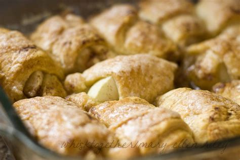crescent roll apple dumplings pioneer woman