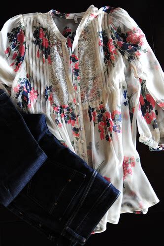 You can shop my favorite floral kimonos and blouses (and some solid basics) to your heart's content! pioneer woman shirts