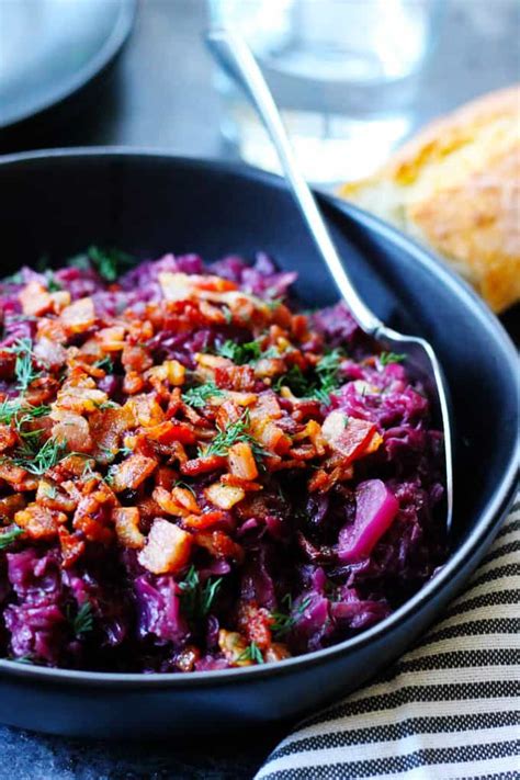 braised red cabbage with chestnuts