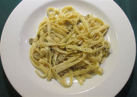 chicken pasta in creamy white wine parmesan cheese sauce
