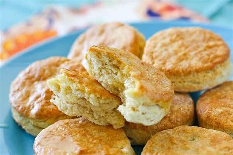 pioneer woman biscuit and gravy recipe