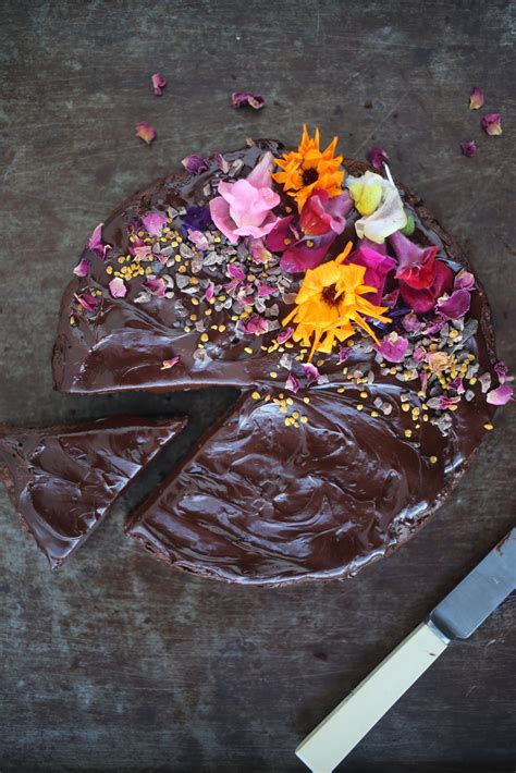 3 ingredient flourless chocolate cake
