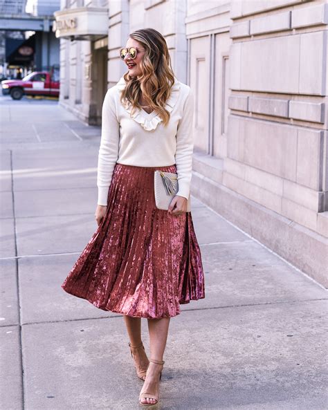 30 valentine's day outfit ideas that are perfect for dinner or a casual night in · 1 best valentines day outfits
