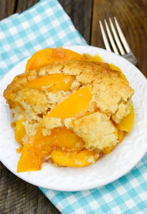 easy peach cobbler muffins