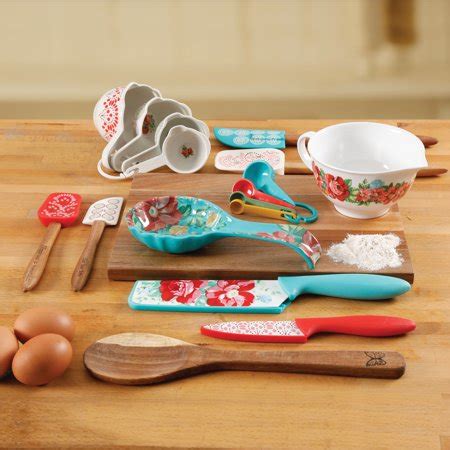 Ree's slow cooker comes in an adorable new size pioneer woman silicone utensil set