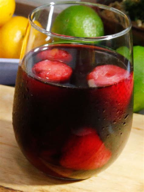 Research suggests that a glass of wine per day may, in fact, “keep the doctors away” however, while red wine consumption can be good for heart health, it is very important to note that only moderate intake has been associated with health b easy red wine sangria recipe