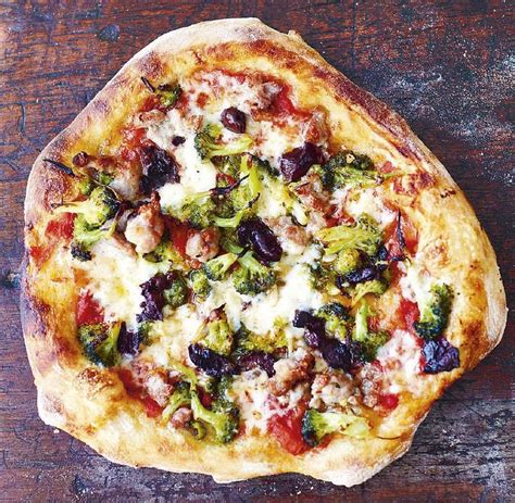 Jamie oliver's no yeast pizza ~ this easy 30 minute pizza recipe is adaptable to all your favorite toppings jamie oliver recipe for pizza dough