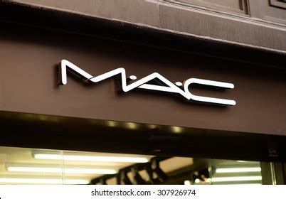 makeup logo mac