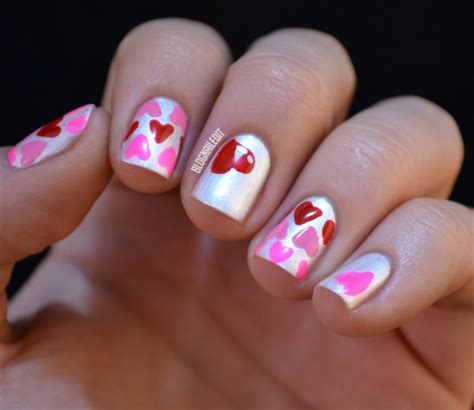 Ongle en gel #rose pale #paillettes forme courte 15 cute & romantic pink valentine's day nail art ideas
