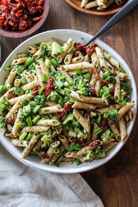 broccoli rabe with pasta and sun dried tomatoes