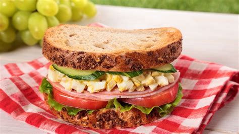 Egg Salad Sandwich Recipe / How to Prepare Delicious Egg Salad Sandwich Recipe