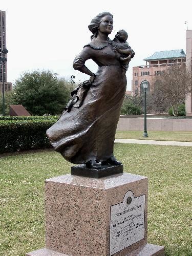 pioneer woman statue