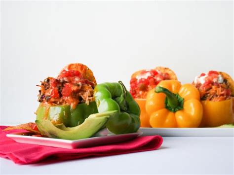 Add the beef, sprinkle with the italian seasoning and cook, breaking up the meat into small pieces with a wooden spoon, until browned, 4 to 6 minutes stuffed peppers recipe pioneer woman