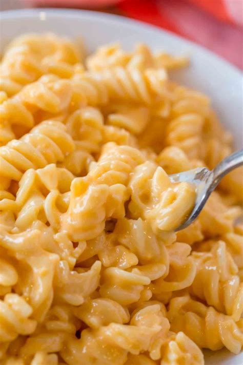 What you need to prepare creamy baked mac and cheese with evaporated milk