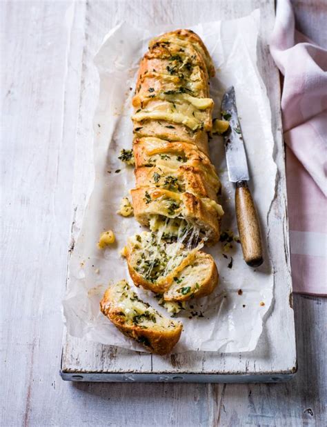 vegan garlic cheese bread