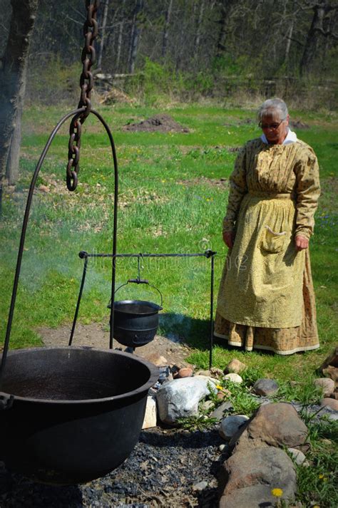 pioneer woman cast iron pans