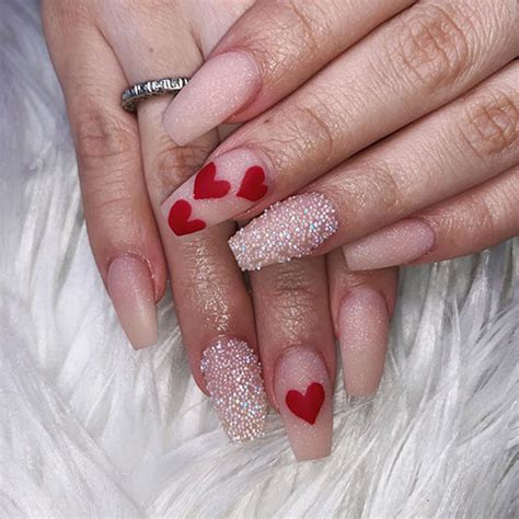 These pink french tips are absolutey gorgeous, and so subtle 20 adorable pink valentines day nail ideas for 2020