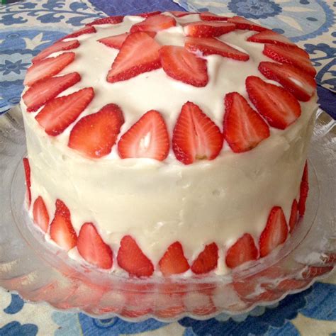 Strawberry And Cream Cake Recipe Uk / Taste of Hong Kong: Instagram-famous watermelon cake to