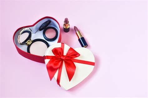 The qualities in a person or thing that as a whole give pleasure to the senses the beauty of the landscape along the coast was enough to take your breath away beauty insider: the best valentine's day makeup ideas
