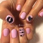 But who does not like to treat themselves with some cutesy valentines nails on the go? 15 pretty pink valentines day nails for every budget