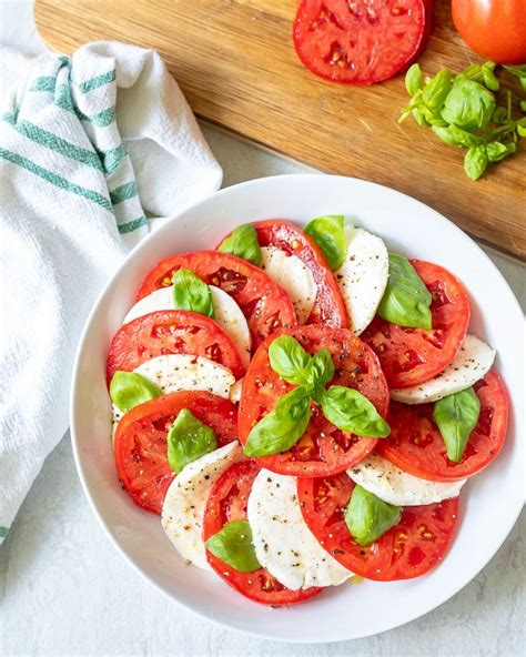 All the classic components of caprese salad — juicy tomatoes, sweet basil, and milky fresh mozzarella — comes together in this caprese pasta salad pioneer woman