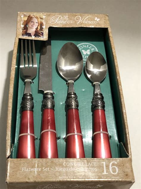 pioneer woman cutlery set