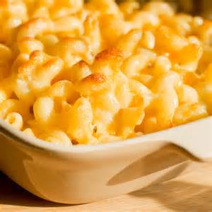 It’s creamy, saucy, ultra cheesy and topped with a delicious crispy breadcrumb topping and baked to perfection creamy vegan mac and cheese