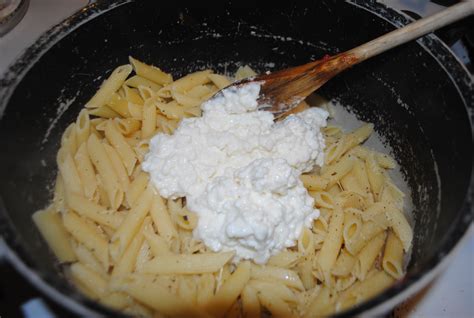 , continue to heat roux until flour is light brown in mozzarella cheese sauce for pasta