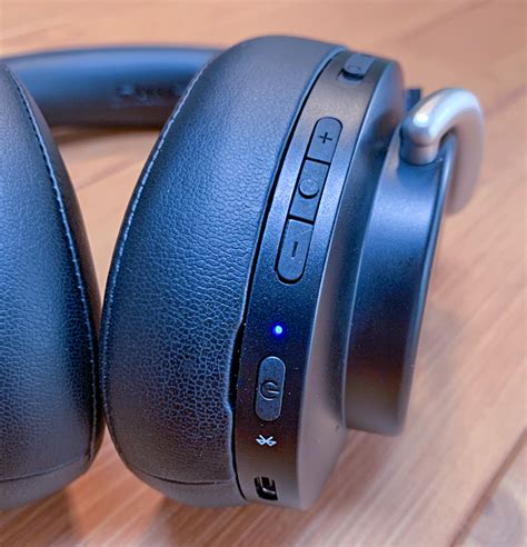 The shure aonic 50 has been designed as a premium, wireless, noise cancelling headphone that doesn't compromise on sound despite losing the wires shure aonic 50 wireless noise canceling headphones review