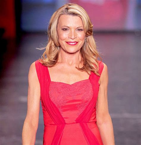 ‘wheel of fortune’ host vanna white on 35 … how many outfits does vanna white have
