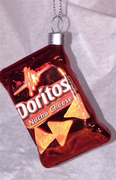 how many chips are in a large bag of doritos
